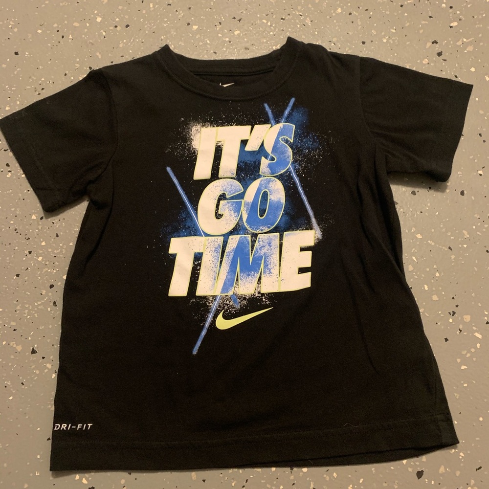 Boys Nike T-shirt